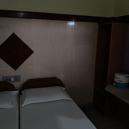 Krishna Lodge Tiruchirappalli Eksteriør bilde