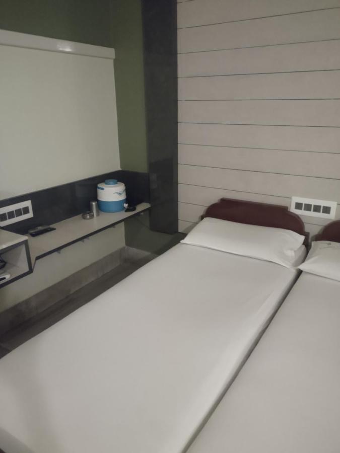 Krishna Lodge Tiruchirappalli Eksteriør bilde