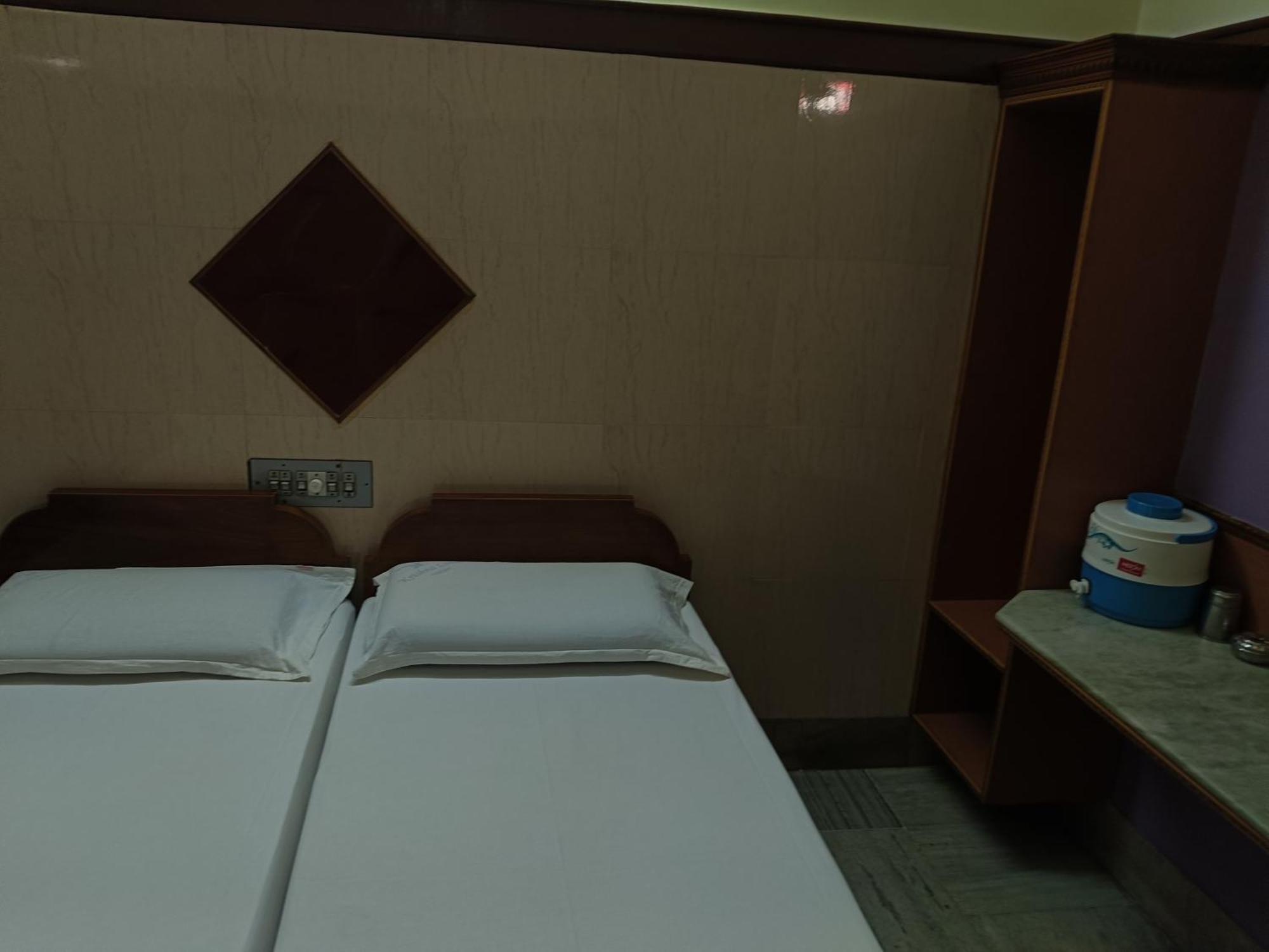 Krishna Lodge Tiruchirappalli Eksteriør bilde