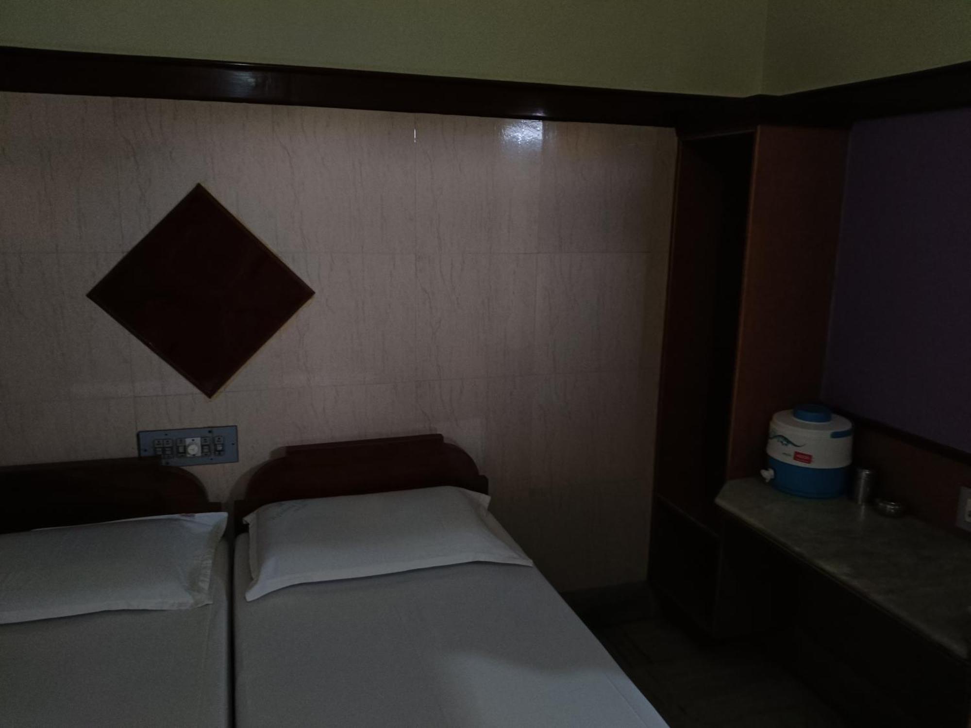 Krishna Lodge Tiruchirappalli Eksteriør bilde