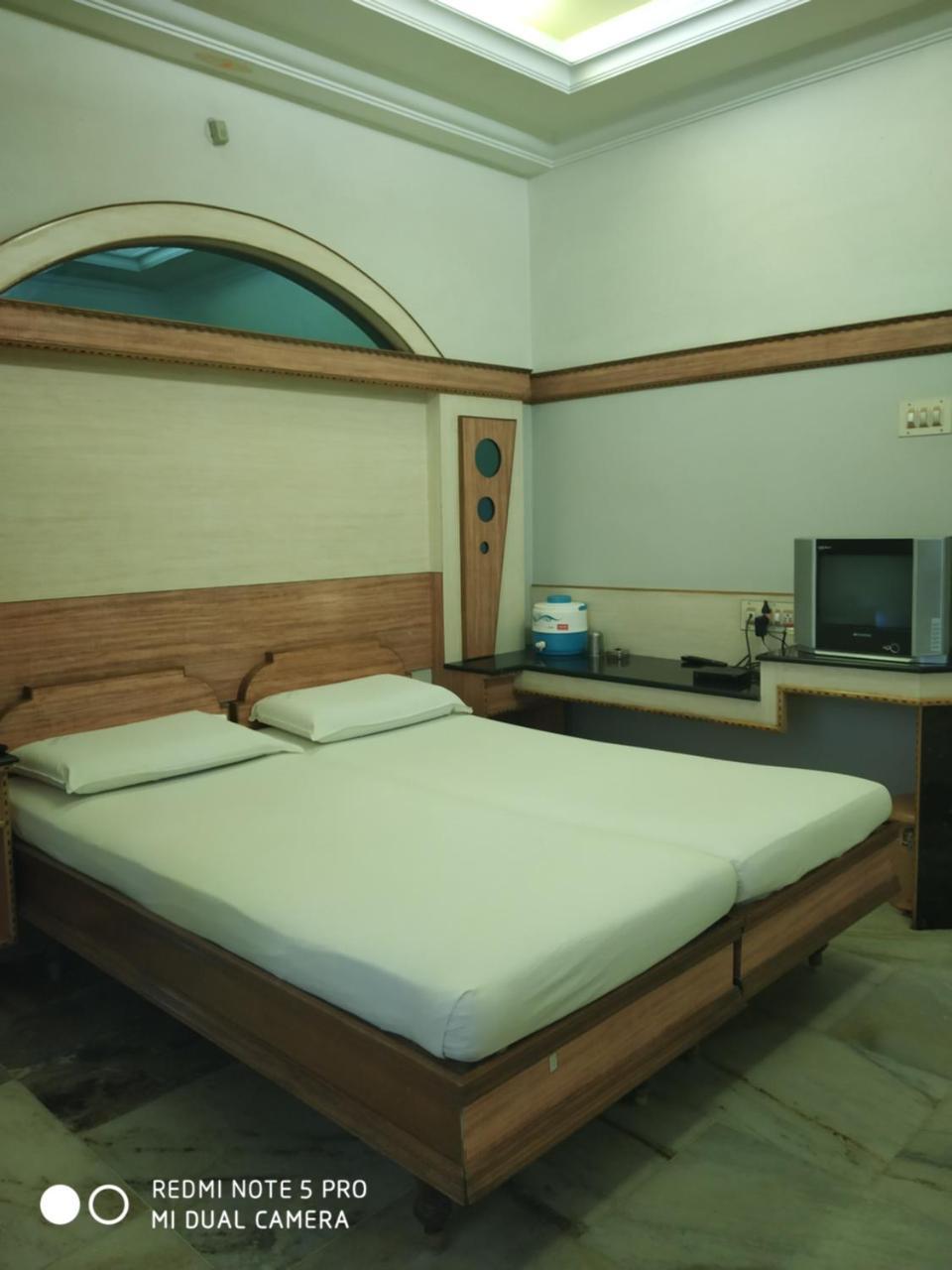 Krishna Lodge Tiruchirappalli Eksteriør bilde